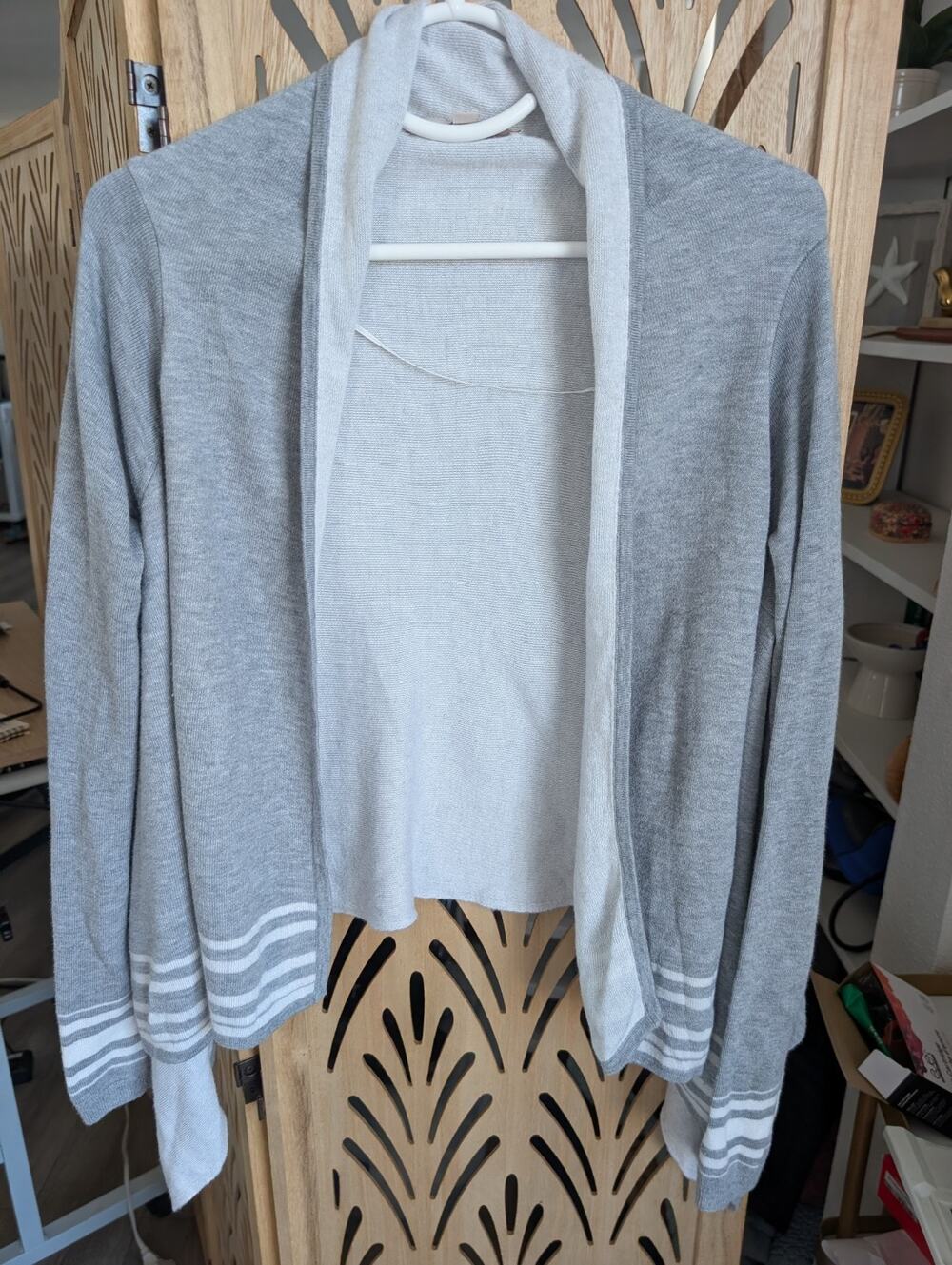 LOFT Women's Gray And White Open Front Cardigan Sweater Size S